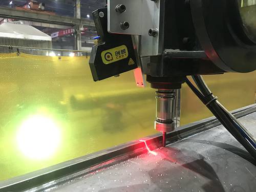 激光焊縫跟蹤器在天車起重機行業的應用